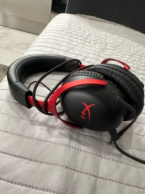 Hyper x headphones like new