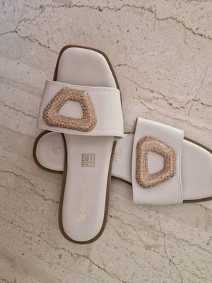 White sandals, brand cassandra, size 39