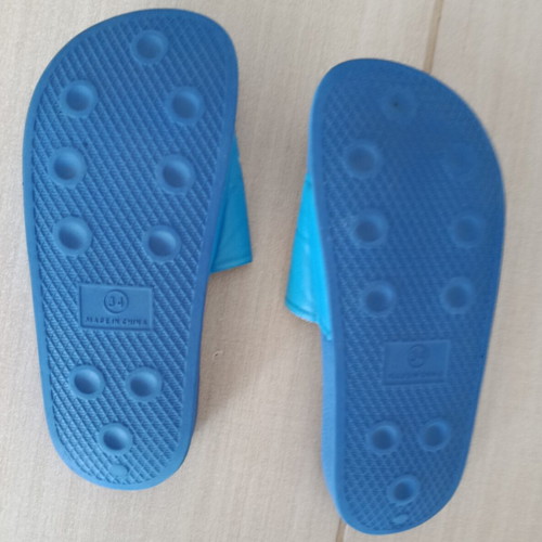 Mitsuko Hot Wheels Kids Slippers Size 34 Like New