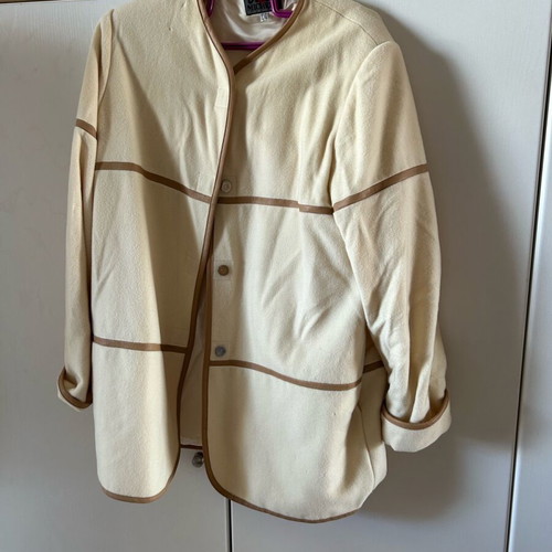 Michele women's outerwear like new, beige, size XXL