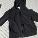 Παιδική ζακέτα H&M basic μαύρη σαν καινούργια 98/104 με φερμουάρ και τσέπες