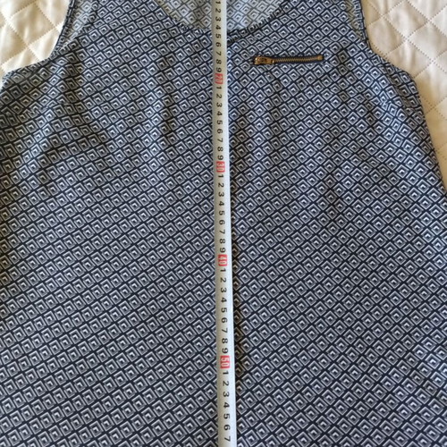 Only women's top like new, size S, black and white
