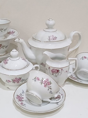 Porcelana Real S. Paulo vintage tea set with 24k gold trim