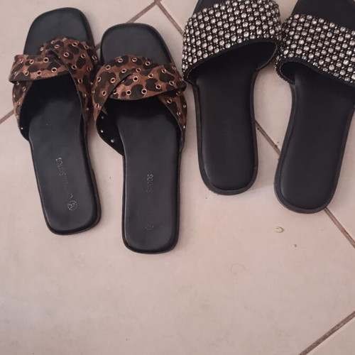 Flip-flops pack of two like new, sizes 37 and 38, black and leopard