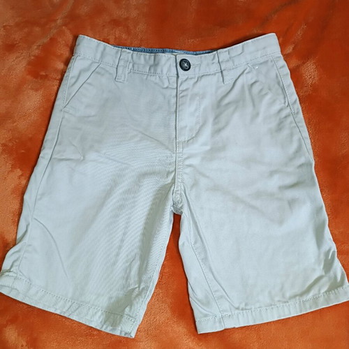 Set of Bermuda shorts and flamingo shirt 8-9 years like new