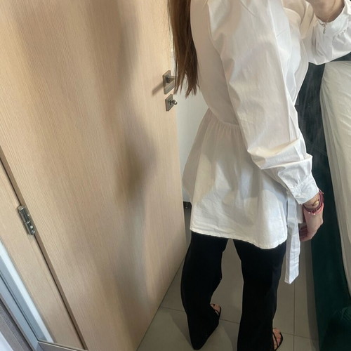 Lynne white wrap shirt like new, size M