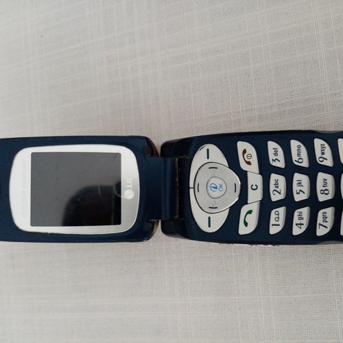 LG cell phone in good condition