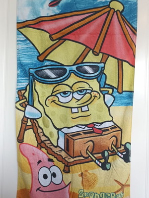 SpongeBob SquarePants Beach Towel like new with vibrant colors