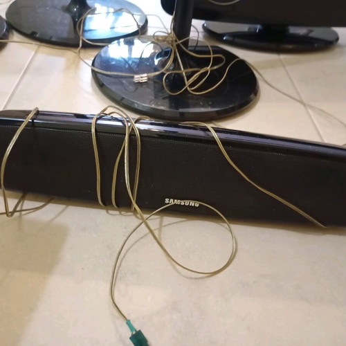 Samsung home cinema used, functional without connection cable