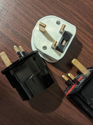 UK Travel Adapter set of 3 like new