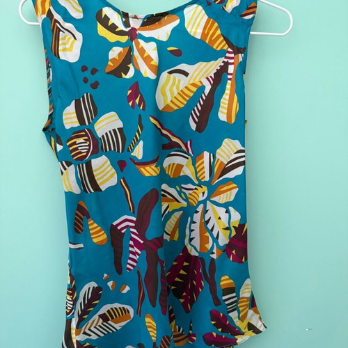 Max&Co. silk printed sleeveless top like new, floral pattern