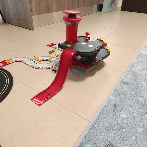 Majorette fire station and Maisto Tech racetrack like new