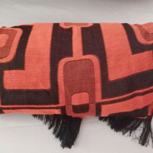 Toi&Moi scarf like new with geometric patterns and fringes