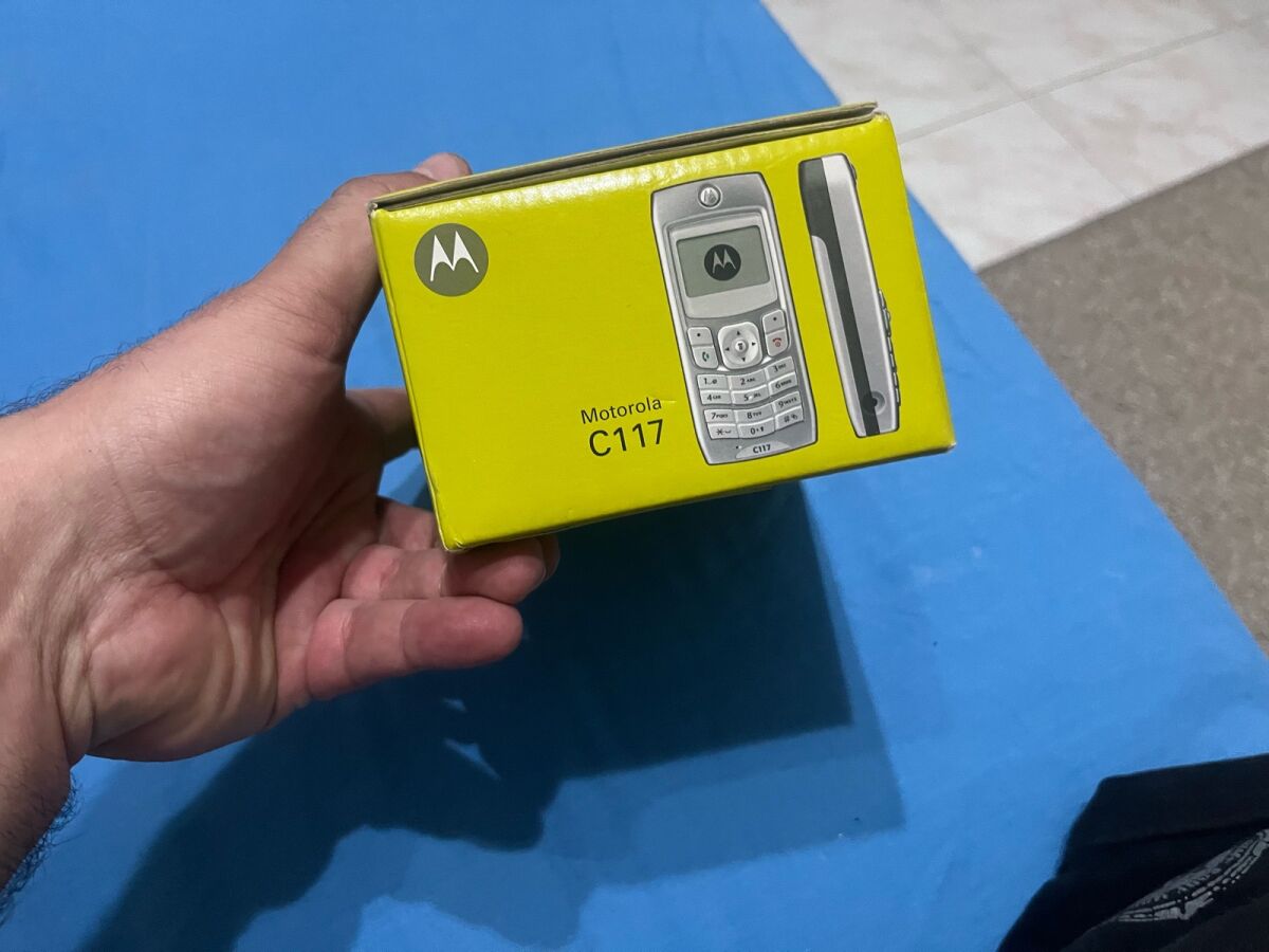 Motorola C117 vintage cell phone used,… - € 14,90 - Vendora.cy