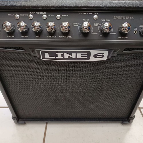 Line 6 Spider IV 15W guitar amplifier like new with effects