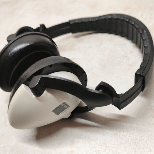 Sennheiser HD 200 headphones used, early version Made In Ireland for parts