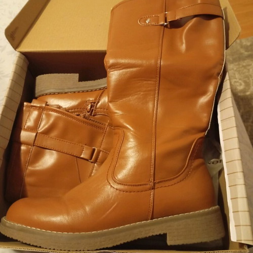 Boots color tabac size 39 like new with fur lining