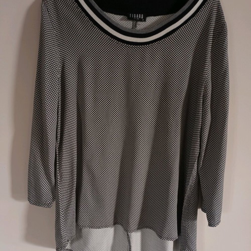 Figaro blouse with 3/4 sleeves like new, black and white