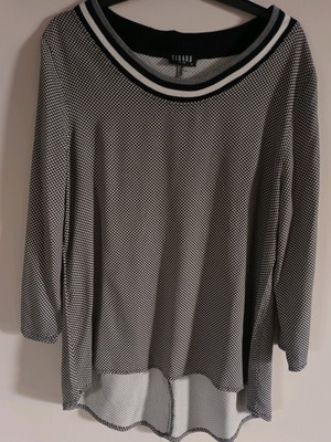 Figaro blouse with 3/4 sleeves like new, black and white