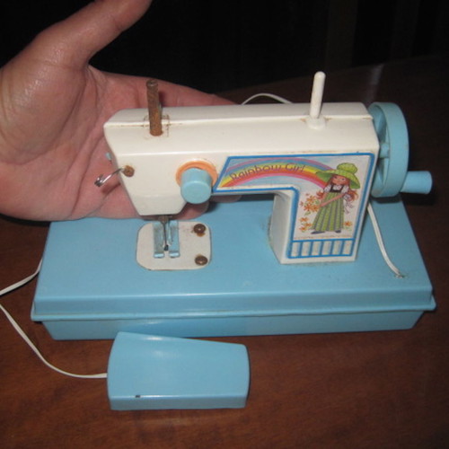 Kids Vintage Battery Sewing Machine