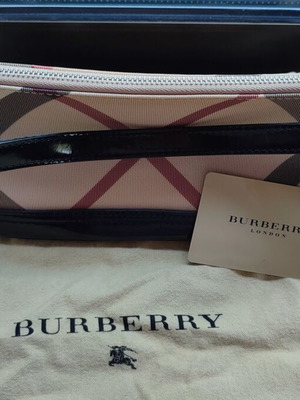 Τσαντάκι Χειρός Burberry Καινούργιο με Αρχική Θήκη και Κάρτα