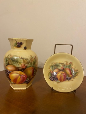 Βάζο και Πιατάκι Πορσελάνης Aynsley Orchard Gold 55€ το σετ