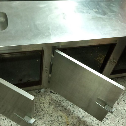 Professional workbench refrigerator used with hydro-cooler