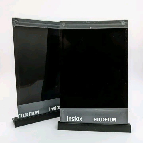 Instax Polaroid base new, simple