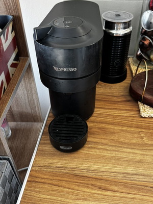 Nespresso Vertuo Pop coffee maker like new