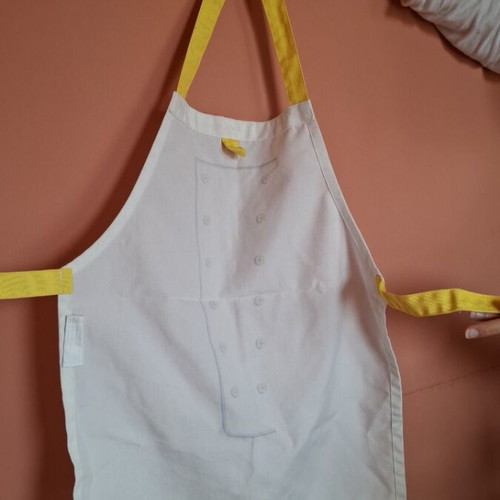 Children's cooking aprons like new, set of 2