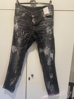 Τζιν γυναικείο Dsquared2 σαν καινούργιο, μαύρο με εφέ πιτσιλιές μπογιάς