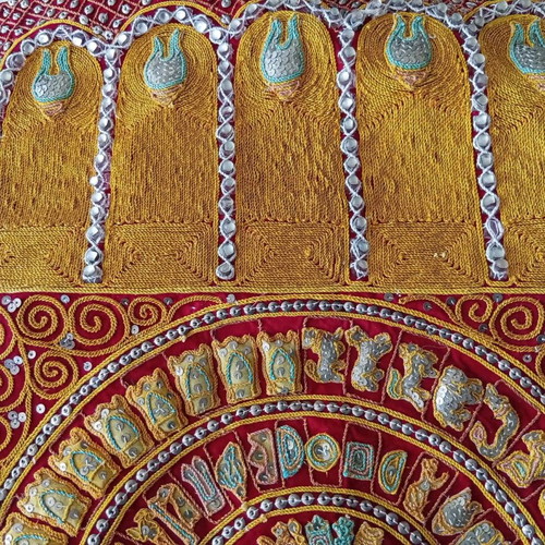 Embroidered band from the Far East like new