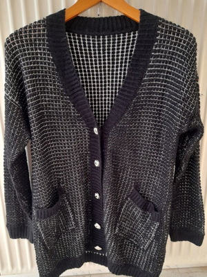 Χοντρή Μαύρη Ζακέτα Με Χρυσά Κουμπιά Μέγεθος Large