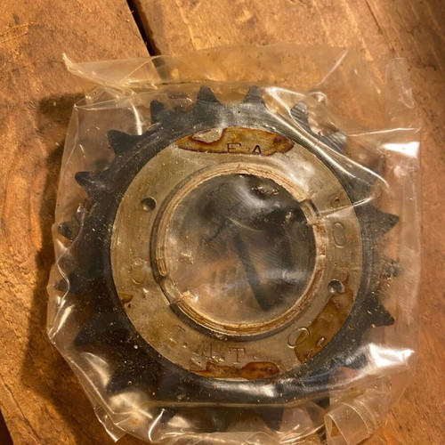 The Eagle Free Wheel gear new, 1/8 x 1/2 with 20 teeth