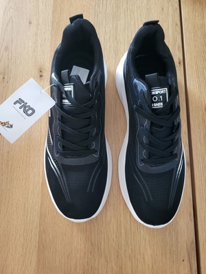 Athletic shoes size 46 new, black and white