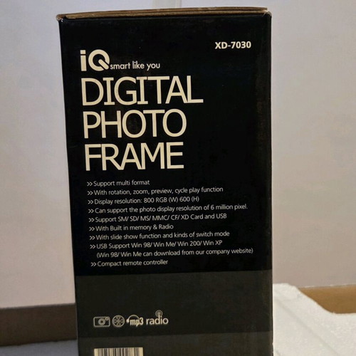 iQ Digital Photo Frame XD-7030 New