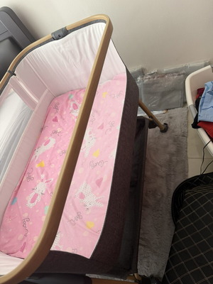 Cangaroo Amo baby cot with Greco strom Erato mattress and mosquito net, like new