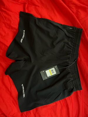 Under Armour Project Rock σορτς καινούργιο, μέγεθος M, μαύρο