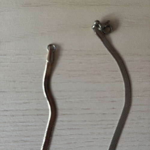 Silver snake chain necklace like new, minimal and elegant, 50 cm