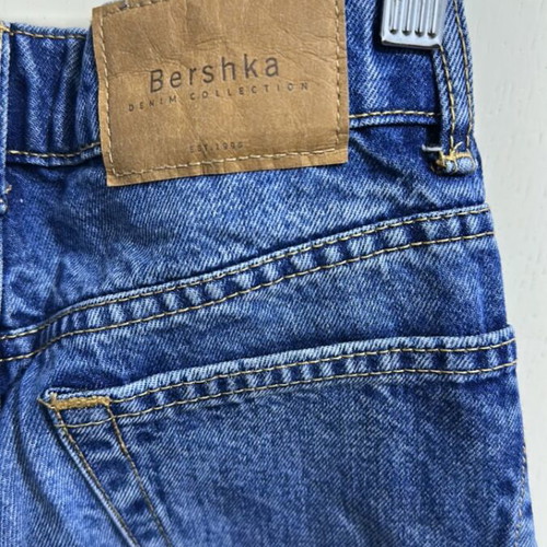 Bershka mom fit jeans like new, size XXS