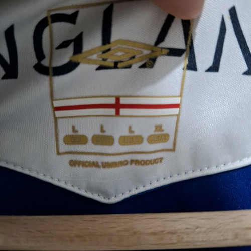 England National Football Jersey Away 2010-2011 like new, size L