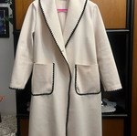 Women's off-white coat like new with belt and pockets