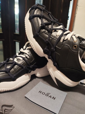 Hogan unisex sneakers size 34.5 with memory foam