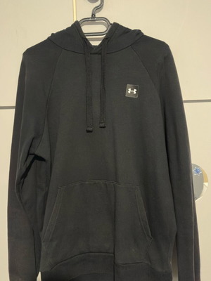 Under Armour hoodie used, size M, black