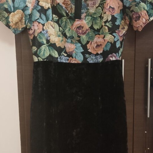 Shein midi dress floral and velvet, size small, like new