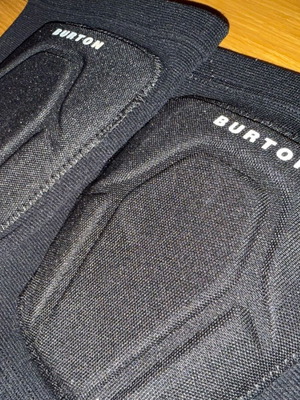 Burton Knee Pads големи нови протектори за колене