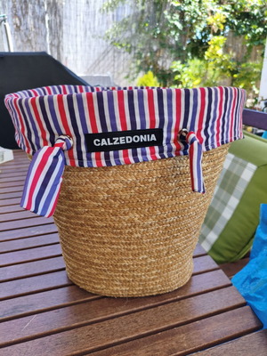 Calzedonia straw beach bag like new with striped fabric lining