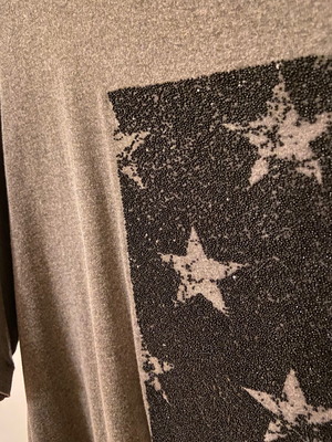 Zara T-shirt short sleeve gray with embossed design used, size M