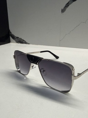 Cartier sunglasses like new, gray