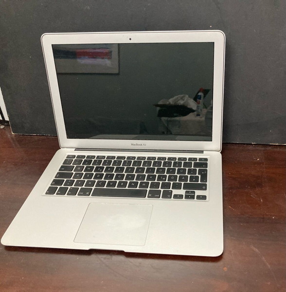 MACBOOK AIR A 1369